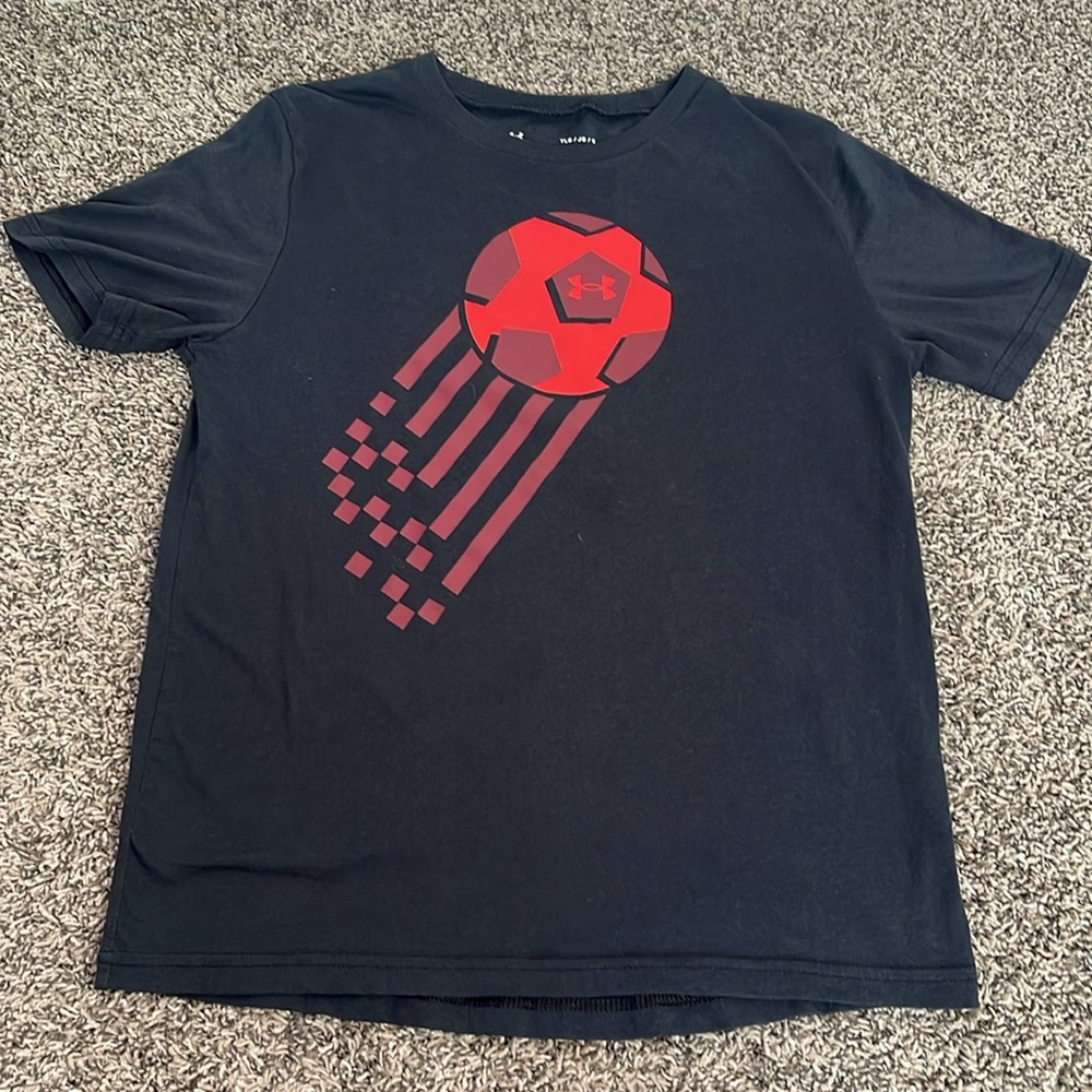 Youth Under Armour Black and Red soccer Short Sleeve Tee size youth Large YLG